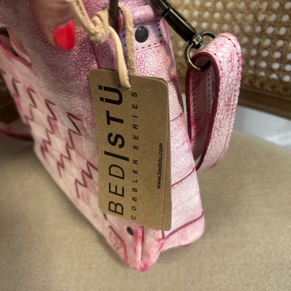 BED|STU Keiki  Fuschia Textured Leather Shoulder Bag - Picture 6 of 8